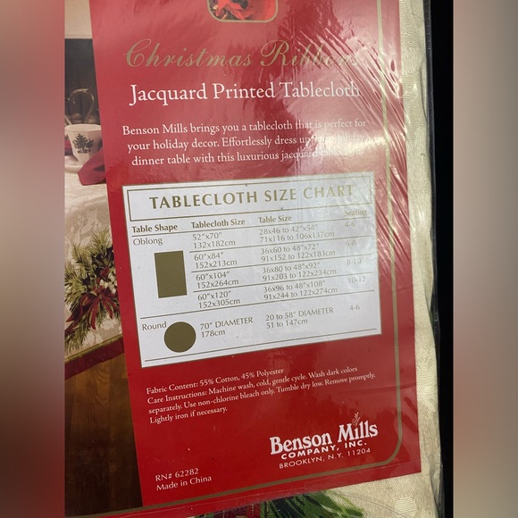 NIP Fabric Printed Tablecloth Benson Mills Christmas Ribbons 52 x 70" Oblong - Picture 3 of 7